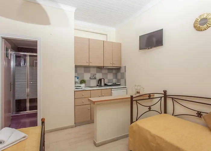 Tasoula & Lägenhet *