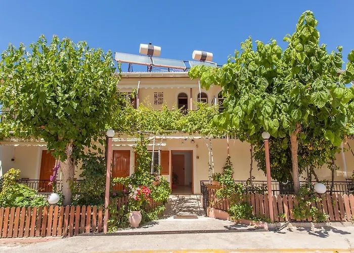 Lägenhet Tasoula & *